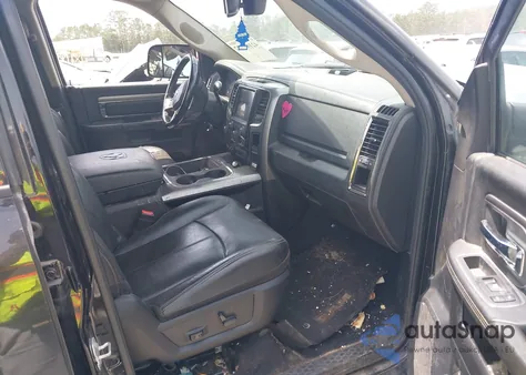 2018 Ram 2500 Laramie 4X4 6'4 Box z USA, uszkodzony, nr VIN 3C6UR5NLXJG256688